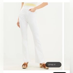LOFT Curvy Slim Flare Jeans in White